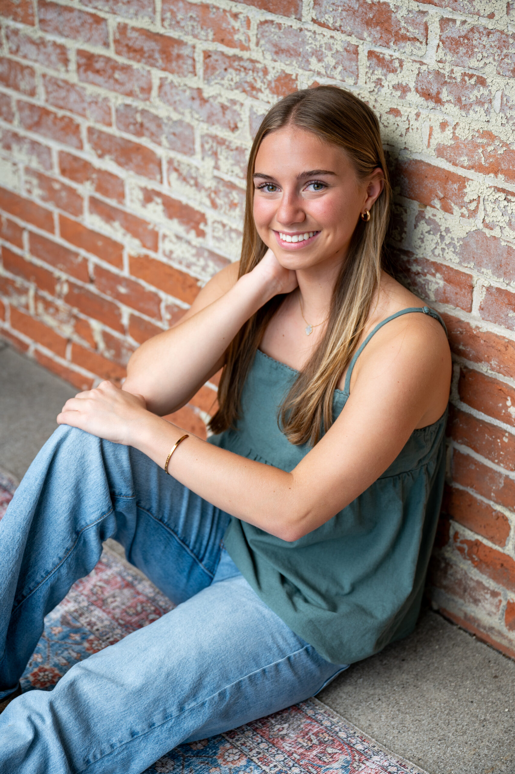 Lehigh-Valley-Senior-Portraits-Outdoor-Casual